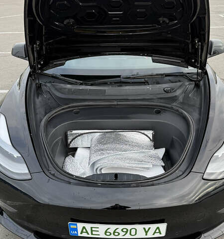 Черный Тесла Модель 3, объемом двигателя 0 л и пробегом 55 тыс. км за 19900 $, фото 11 на Automoto.ua