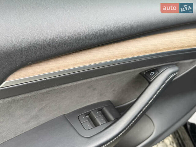 Черный Тесла Модель 3, объемом двигателя 0 л и пробегом 116 тыс. км за 20999 $, фото 44 на Automoto.ua