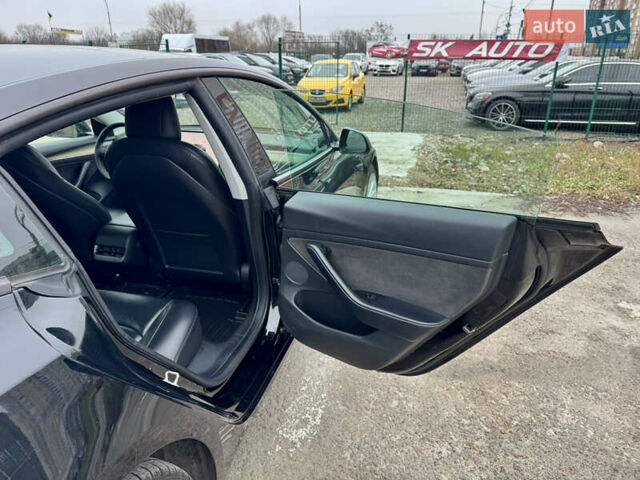 Чорний Тесла Модель 3, об'ємом двигуна 0 л та пробігом 160 тис. км за 17999 $, фото 31 на Automoto.ua