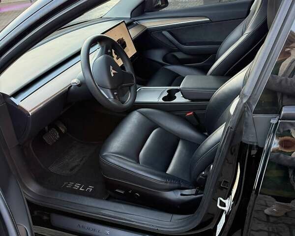 Чорний Тесла Модель 3, об'ємом двигуна 0 л та пробігом 92 тис. км за 21000 $, фото 30 на Automoto.ua
