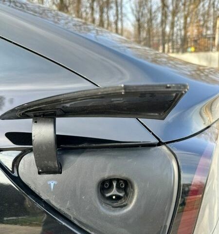 Черный Тесла Модель 3, объемом двигателя 0 л и пробегом 90 тыс. км за 16500 $, фото 13 на Automoto.ua