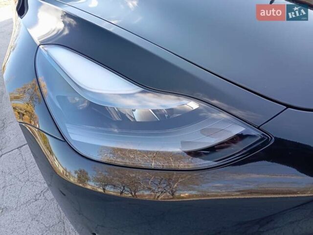 Чорний Тесла Модель 3, об'ємом двигуна 0 л та пробігом 27 тис. км за 25000 $, фото 2 на Automoto.ua