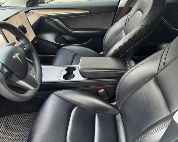 Чорний Тесла Модель 3, об'ємом двигуна 0 л та пробігом 92 тис. км за 23500 $, фото 7 на Automoto.ua