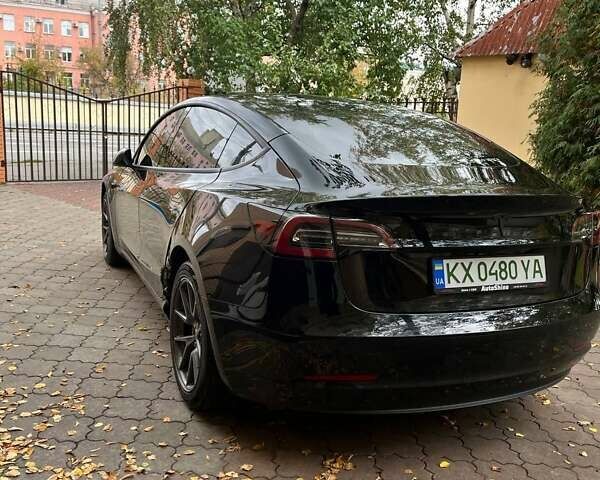 Черный Тесла Модель 3, объемом двигателя 0 л и пробегом 64 тыс. км за 24200 $, фото 2 на Automoto.ua