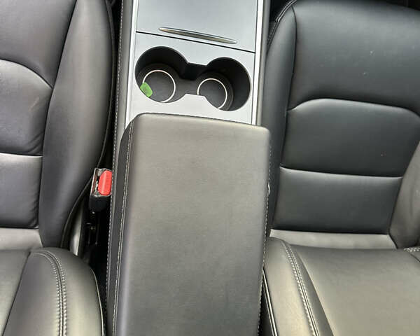 Черный Тесла Модель 3, объемом двигателя 0 л и пробегом 52 тыс. км за 25000 $, фото 16 на Automoto.ua