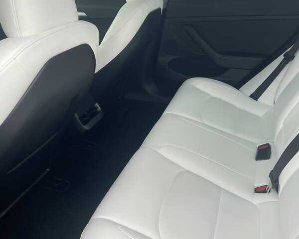 Черный Тесла Модель 3, объемом двигателя 0 л и пробегом 45 тыс. км за 22000 $, фото 43 на Automoto.ua