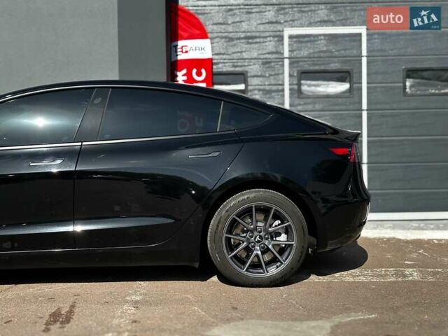 Чорний Тесла Модель 3, об'ємом двигуна 0 л та пробігом 22 тис. км за 27900 $, фото 5 на Automoto.ua