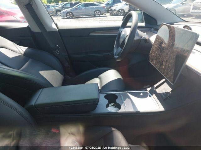 Чорний Тесла Модель 3, об'ємом двигуна 0 л та пробігом 1 тис. км за 15100 $, фото 7 на Automoto.ua