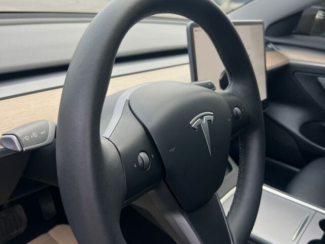 Черный Тесла Модель 3, объемом двигателя 0 л и пробегом 85 тыс. км за 19999 $, фото 8 на Automoto.ua