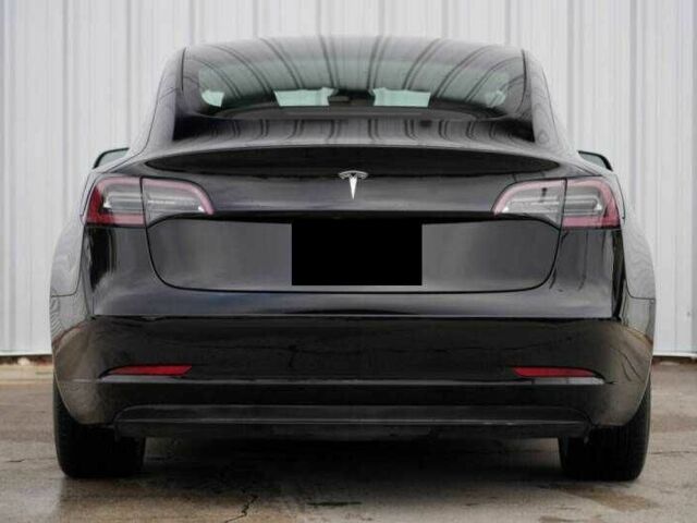 Черный Тесла Модель 3, объемом двигателя 0 л и пробегом 15 тыс. км за 15500 $, фото 5 на Automoto.ua