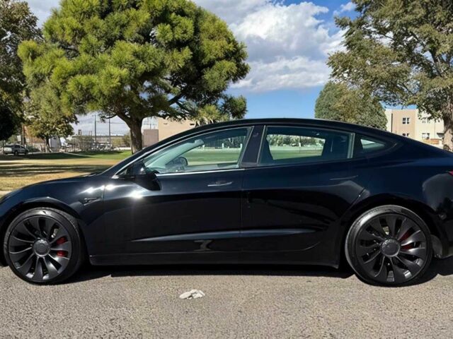 Чорний Тесла Модель 3, об'ємом двигуна 0 л та пробігом 23 тис. км за 14000 $, фото 3 на Automoto.ua