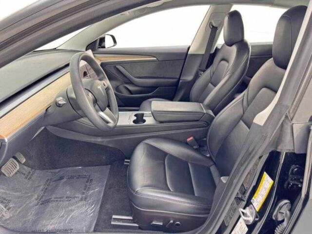 Черный Тесла Модель 3, объемом двигателя 0 л и пробегом 15 тыс. км за 15500 $, фото 12 на Automoto.ua