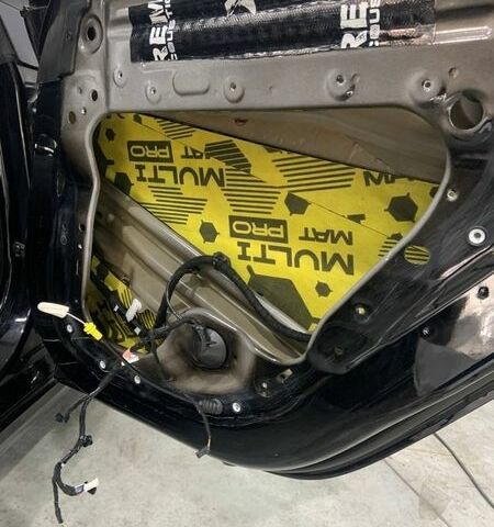 Черный Тесла Модель 3, объемом двигателя 0 л и пробегом 54 тыс. км за 28500 $, фото 2 на Automoto.ua