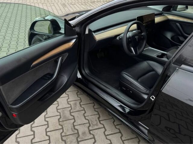 Чорний Тесла Модель 3, об'ємом двигуна 0 л та пробігом 172 тис. км за 16900 $, фото 4 на Automoto.ua