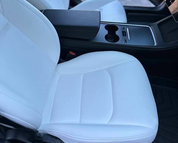 Черный Тесла Модель 3, объемом двигателя 0 л и пробегом 22 тыс. км за 22800 $, фото 75 на Automoto.ua