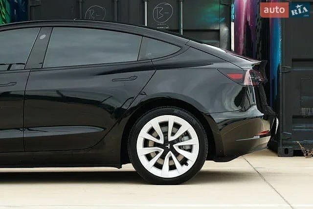Чорний Тесла Модель 3, об'ємом двигуна 0 л та пробігом 58 тис. км за 5999 $, фото 7 на Automoto.ua