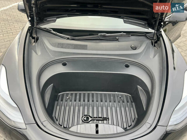 Черный Тесла Модель 3, объемом двигателя 0 л и пробегом 85 тыс. км за 19999 $, фото 56 на Automoto.ua