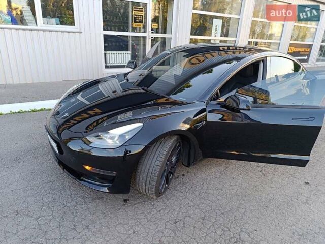 Черный Тесла Модель 3, объемом двигателя 0 л и пробегом 25 тыс. км за 26000 $, фото 7 на Automoto.ua