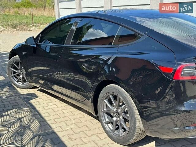 Черный Тесла Модель 3, объемом двигателя 0 л и пробегом 48 тыс. км за 18025 $, фото 6 на Automoto.ua