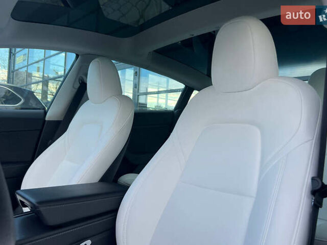 Чорний Тесла Модель 3, об'ємом двигуна 0 л та пробігом 16 тис. км за 22900 $, фото 10 на Automoto.ua