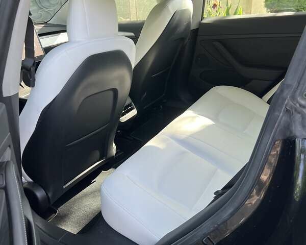 Чорний Тесла Модель 3, об'ємом двигуна 0 л та пробігом 20 тис. км за 28000 $, фото 20 на Automoto.ua