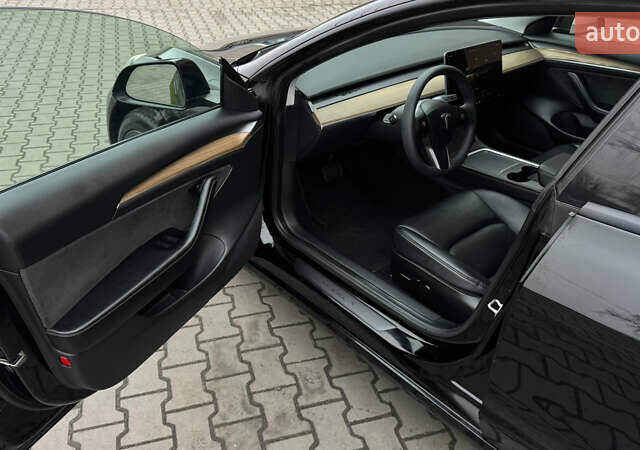 Чорний Тесла Модель 3, об'ємом двигуна 0 л та пробігом 172 тис. км за 16900 $, фото 19 на Automoto.ua