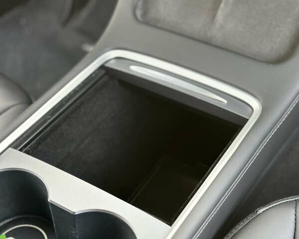 Черный Тесла Модель 3, объемом двигателя 0 л и пробегом 52 тыс. км за 25000 $, фото 29 на Automoto.ua