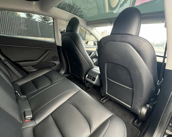 Черный Тесла Модель 3, объемом двигателя 0 л и пробегом 85 тыс. км за 19999 $, фото 36 на Automoto.ua