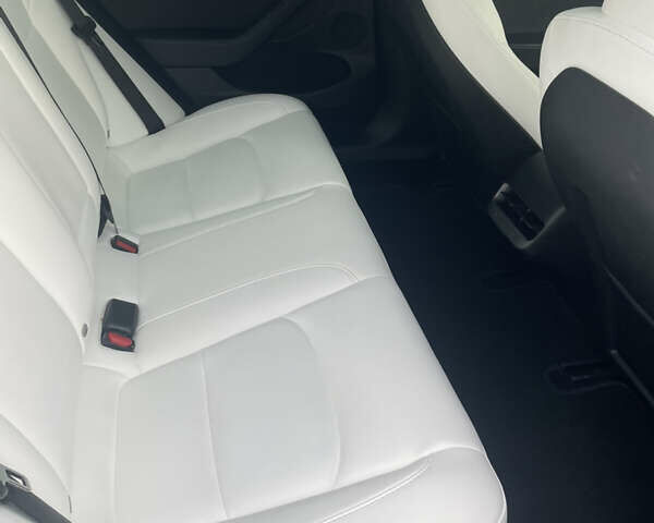 Черный Тесла Модель 3, объемом двигателя 0 л и пробегом 45 тыс. км за 22000 $, фото 35 на Automoto.ua