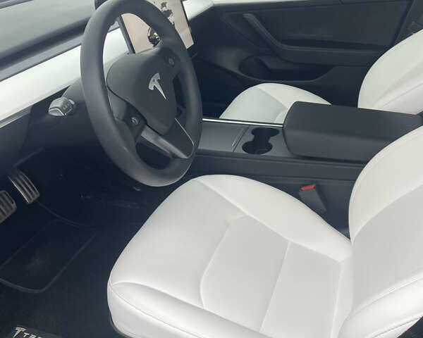 Черный Тесла Модель 3, объемом двигателя 0 л и пробегом 45 тыс. км за 22000 $, фото 42 на Automoto.ua