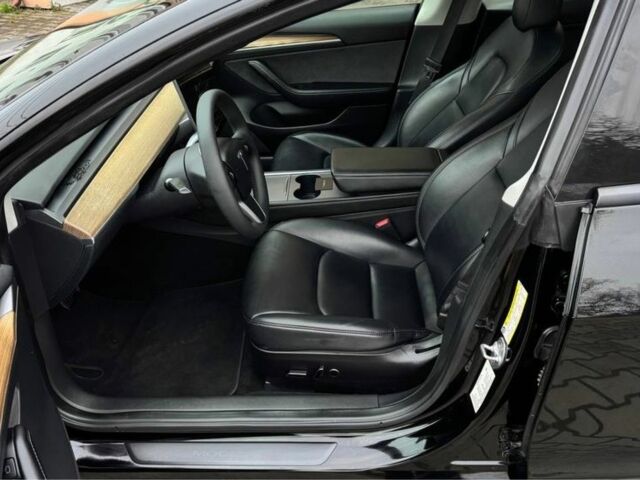 Чорний Тесла Модель 3, об'ємом двигуна 0 л та пробігом 172 тис. км за 16900 $, фото 5 на Automoto.ua