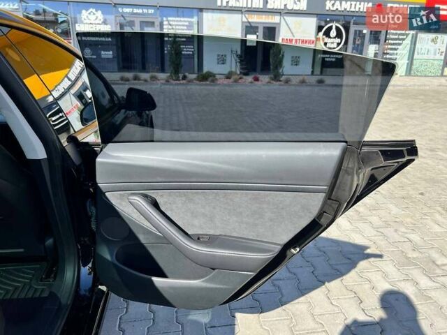 Чорний Тесла Модель 3, об'ємом двигуна 0 л та пробігом 18 тис. км за 20500 $, фото 14 на Automoto.ua