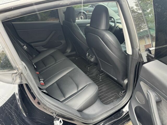 Чорний Тесла Модель 3, об'ємом двигуна 0 л та пробігом 38 тис. км за 21000 $, фото 5 на Automoto.ua