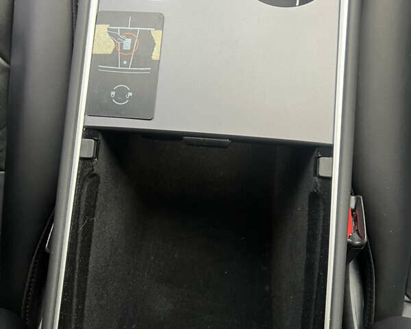 Черный Тесла Модель 3, объемом двигателя 0 л и пробегом 85 тыс. км за 19999 $, фото 29 на Automoto.ua