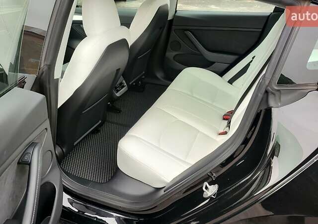 Черный Тесла Модель 3, объемом двигателя 0 л и пробегом 30 тыс. км за 20500 $, фото 11 на Automoto.ua