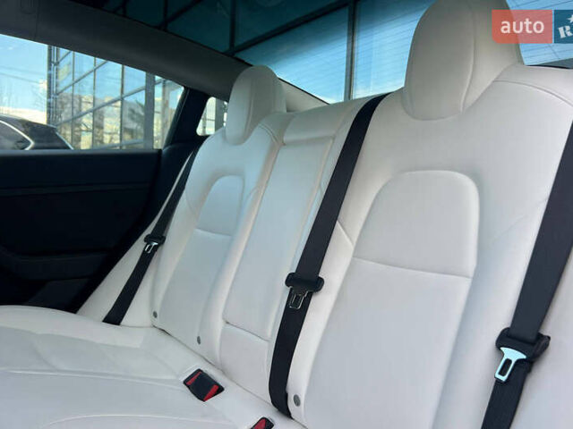 Чорний Тесла Модель 3, об'ємом двигуна 0 л та пробігом 16 тис. км за 22900 $, фото 12 на Automoto.ua