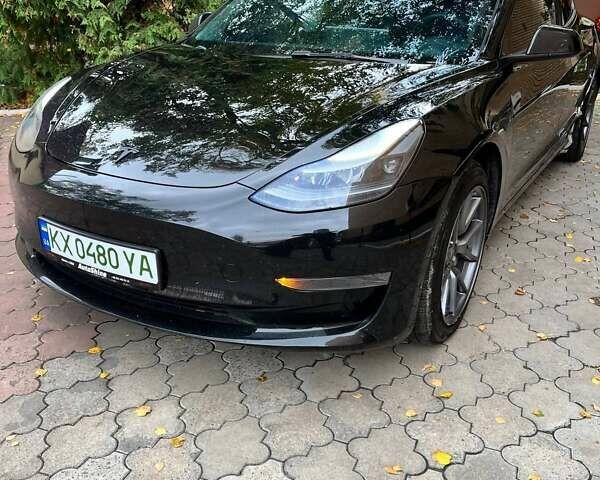 Черный Тесла Модель 3, объемом двигателя 0 л и пробегом 64 тыс. км за 24200 $, фото 1 на Automoto.ua