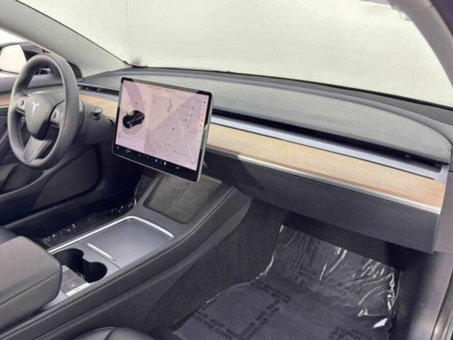 Черный Тесла Модель 3, объемом двигателя 0 л и пробегом 15 тыс. км за 15500 $, фото 10 на Automoto.ua