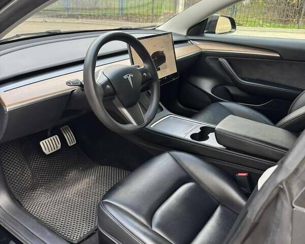 Чорний Тесла Модель 3, об'ємом двигуна 0 л та пробігом 92 тис. км за 23500 $, фото 2 на Automoto.ua