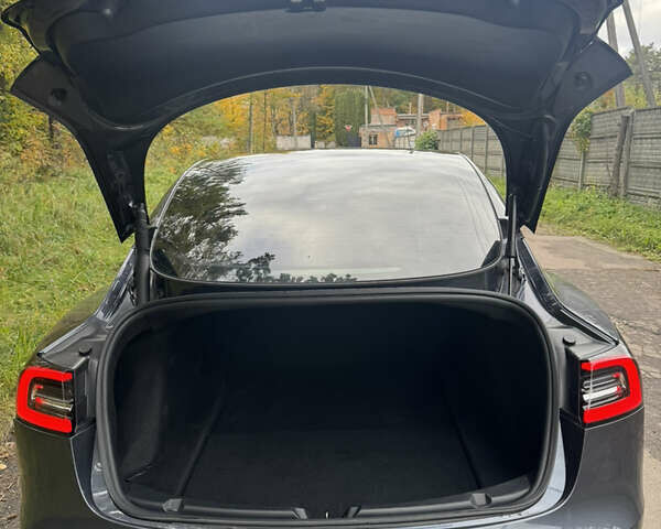 Черный Тесла Модель 3, объемом двигателя 0 л и пробегом 10 тыс. км за 18888 $, фото 3 на Automoto.ua