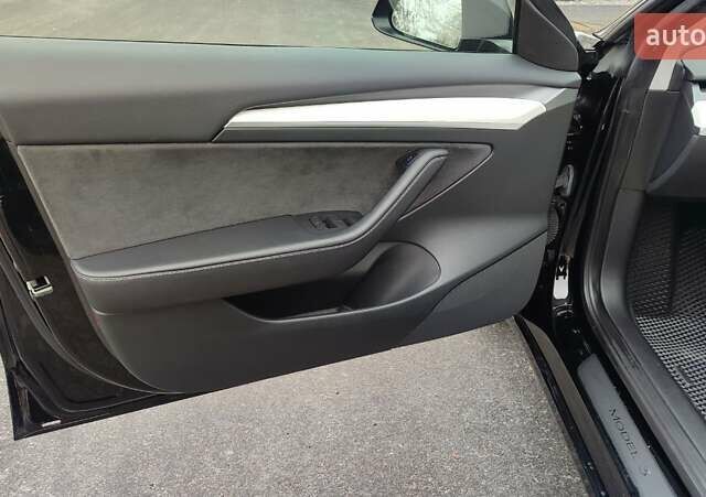 Черный Тесла Модель 3, объемом двигателя 0 л и пробегом 30 тыс. км за 20500 $, фото 18 на Automoto.ua