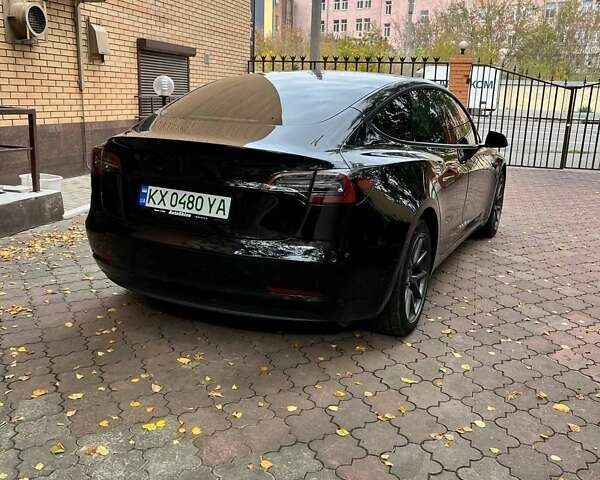 Черный Тесла Модель 3, объемом двигателя 0 л и пробегом 64 тыс. км за 24200 $, фото 3 на Automoto.ua