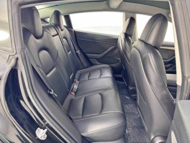 Черный Тесла Модель 3, объемом двигателя 0 л и пробегом 15 тыс. км за 15500 $, фото 14 на Automoto.ua