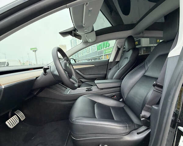 Черный Тесла Модель 3, объемом двигателя 0 л и пробегом 48 тыс. км за 26500 $, фото 19 на Automoto.ua