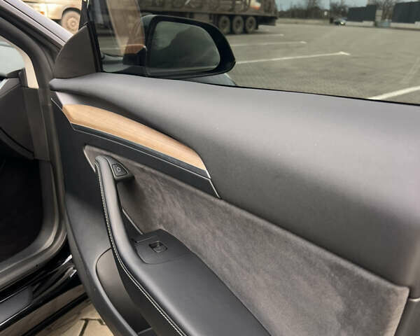 Черный Тесла Модель 3, объемом двигателя 0 л и пробегом 85 тыс. км за 19999 $, фото 34 на Automoto.ua