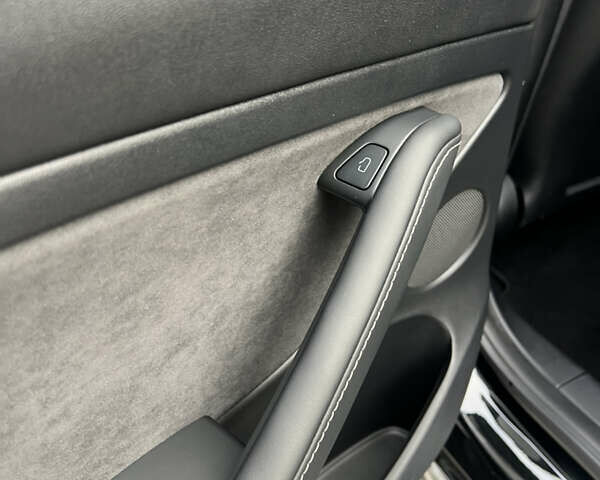 Черный Тесла Модель 3, объемом двигателя 0 л и пробегом 85 тыс. км за 19999 $, фото 42 на Automoto.ua