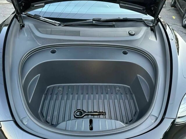 Черный Тесла Модель 3, объемом двигателя 0 л и пробегом 13 тыс. км за 10600 $, фото 9 на Automoto.ua