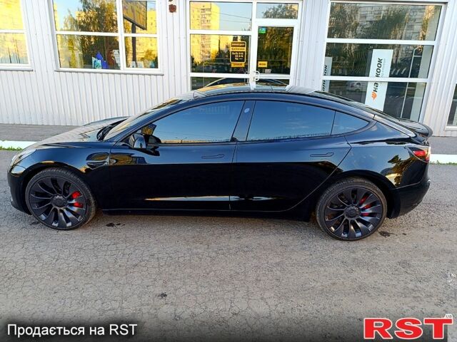 Черный Тесла Модель 3, объемом двигателя 0 л и пробегом 27 тыс. км за 26000 $, фото 4 на Automoto.ua