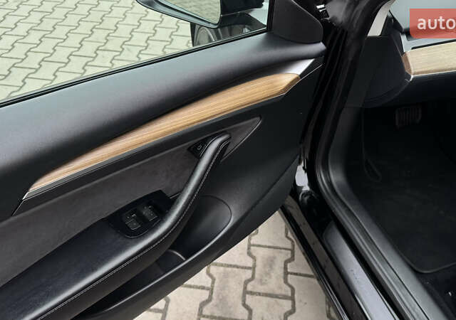Чорний Тесла Модель 3, об'ємом двигуна 0 л та пробігом 172 тис. км за 16900 $, фото 20 на Automoto.ua