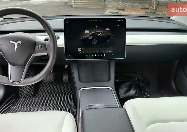 Черный Тесла Модель 3, объемом двигателя 0 л и пробегом 30 тыс. км за 20500 $, фото 14 на Automoto.ua
